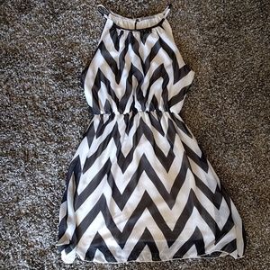 Black and White Zip Zag Stripped Dress